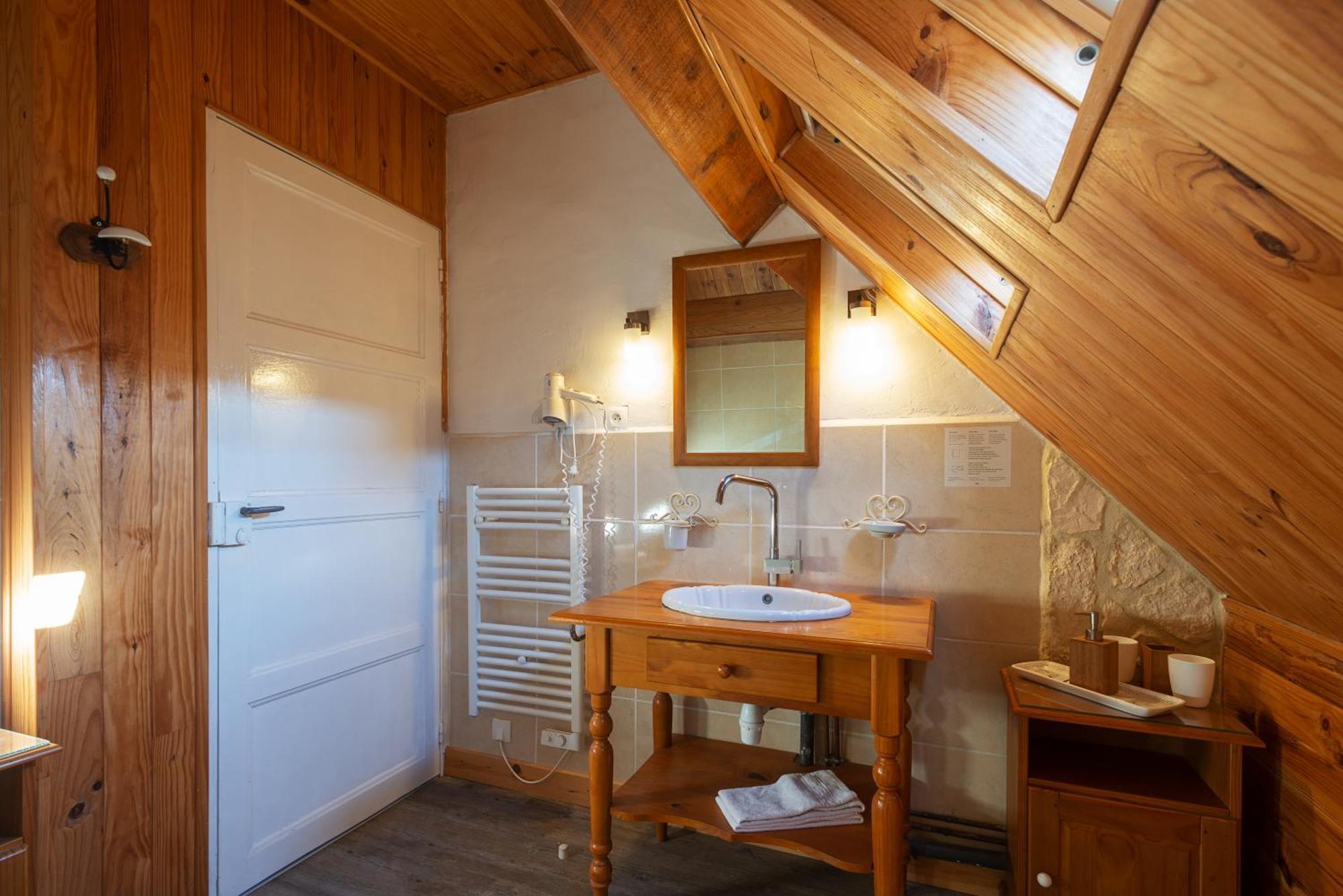 Hôtel Saint Louis chambres et appartement Lisieux Extérieur photo