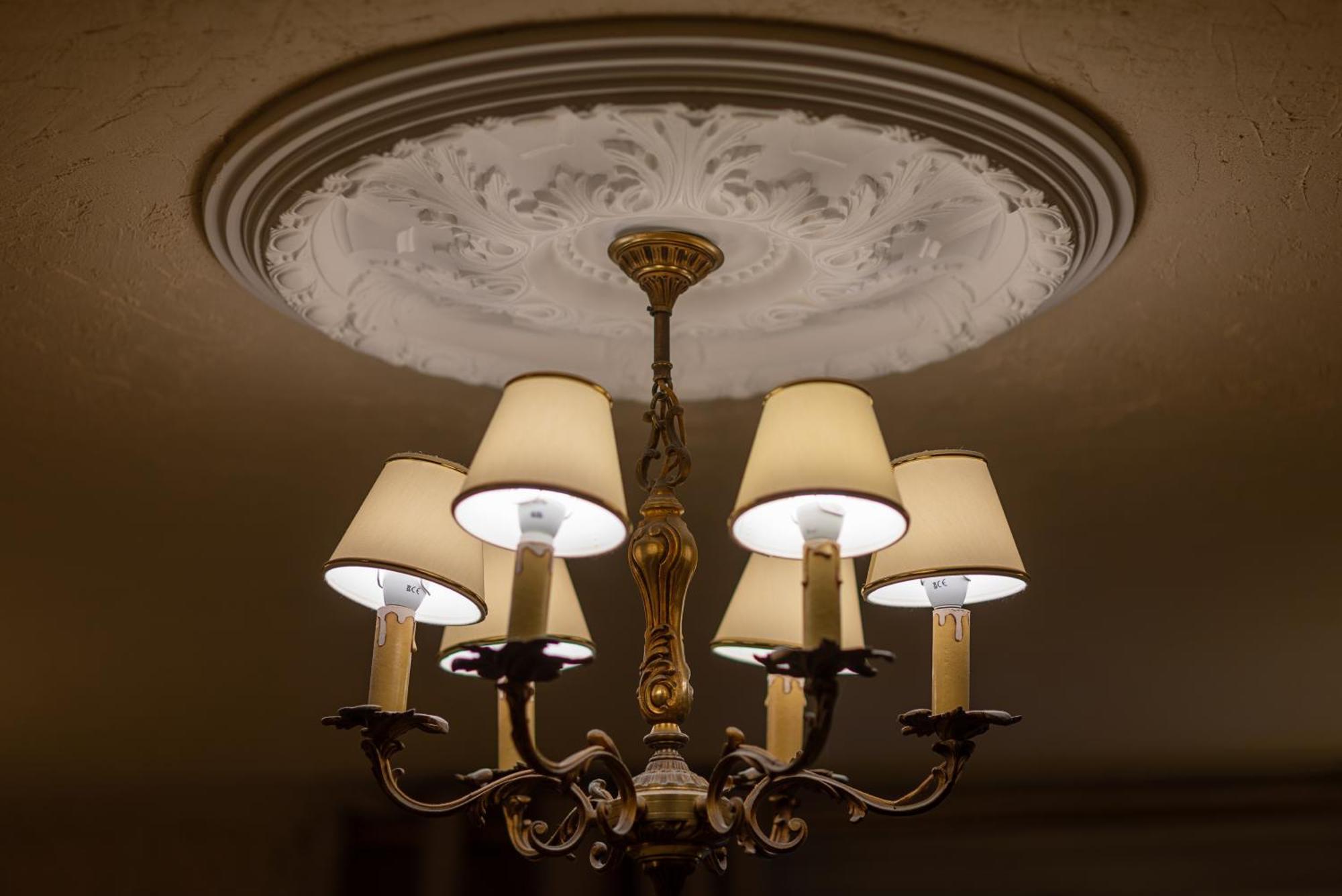 Hôtel Saint Louis chambres et appartement Lisieux Extérieur photo