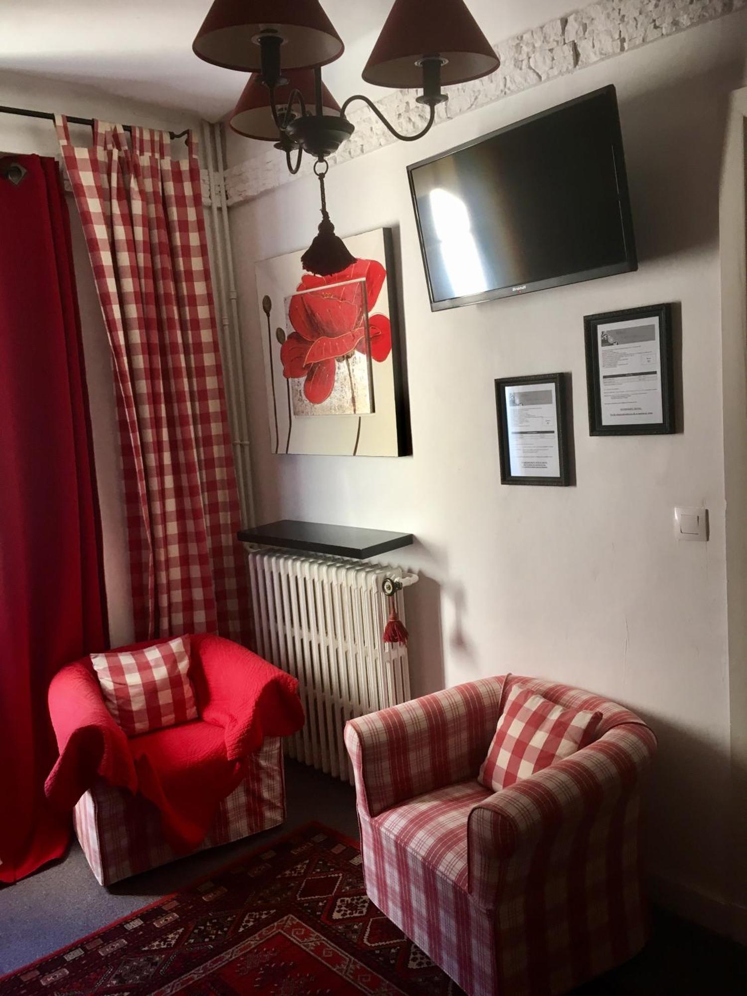 Hôtel Saint Louis chambres et appartement Lisieux Extérieur photo