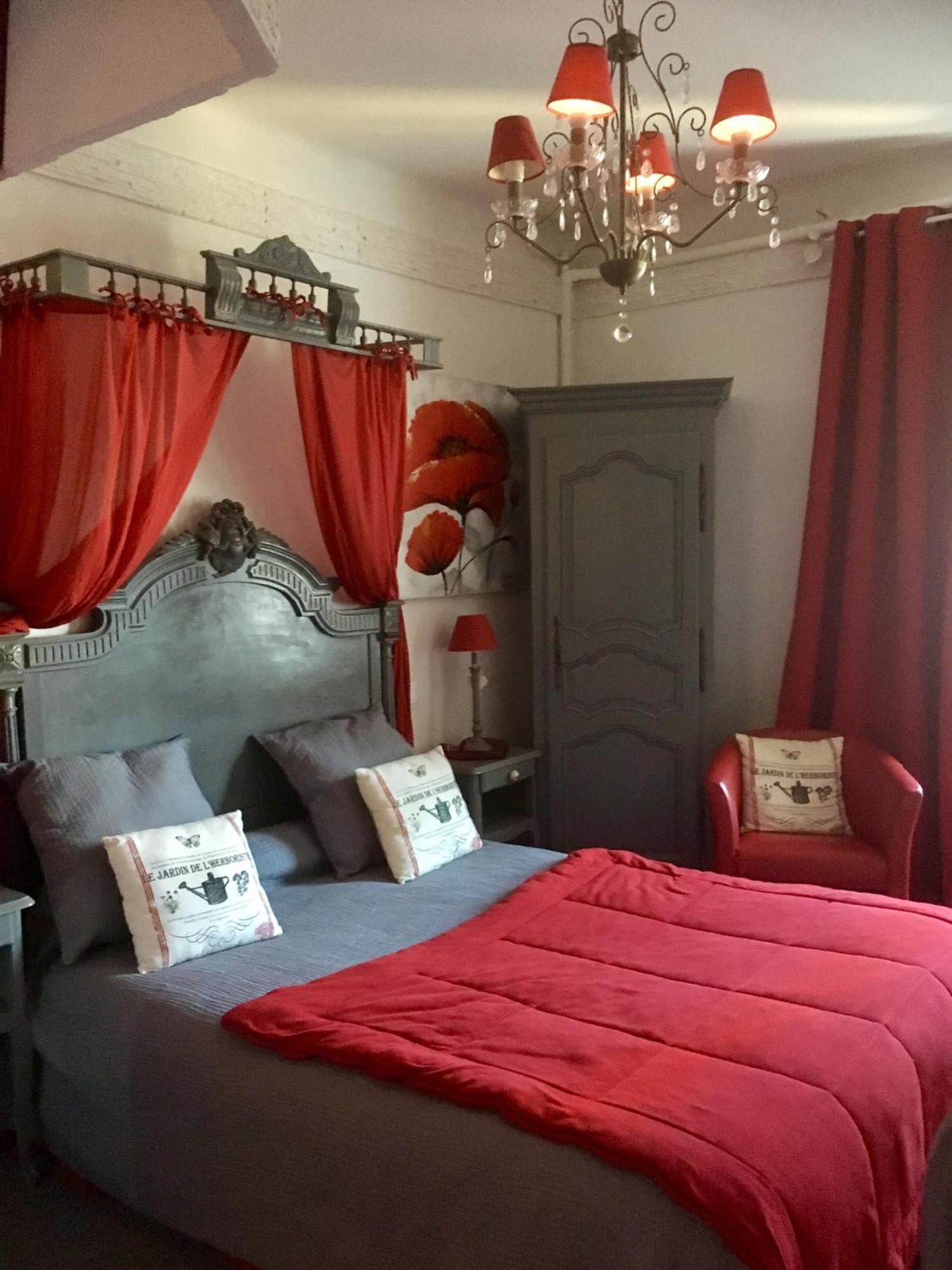 Hôtel Saint Louis chambres et appartement Lisieux Extérieur photo