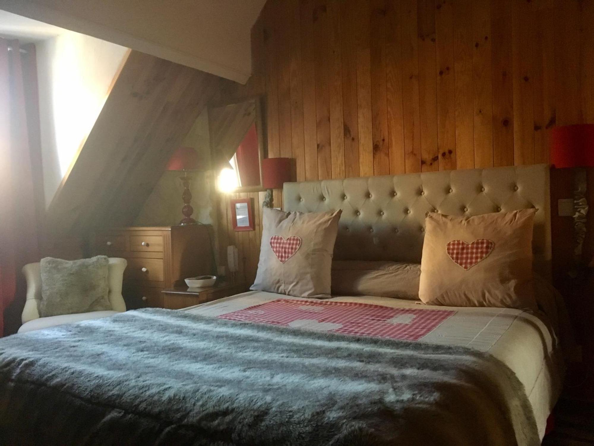 Hôtel Saint Louis chambres et appartement Lisieux Extérieur photo